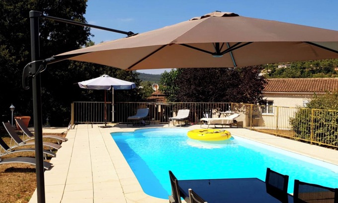 Gareoult Villa | Superb villa 4 fronts
