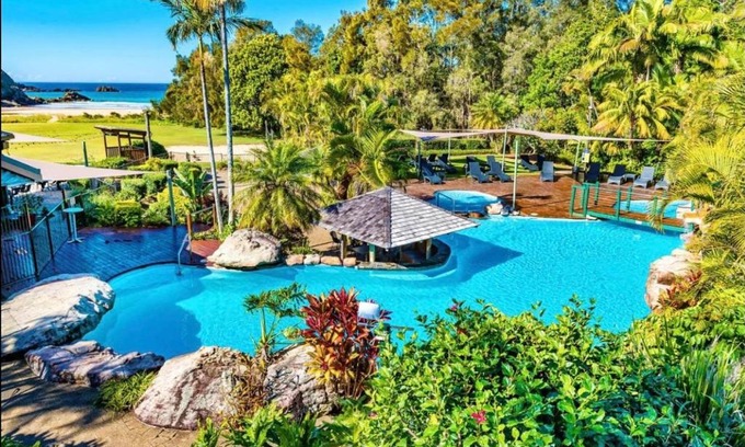 Coffs Harbour Apartment | Superb Villa in Beach Resort
