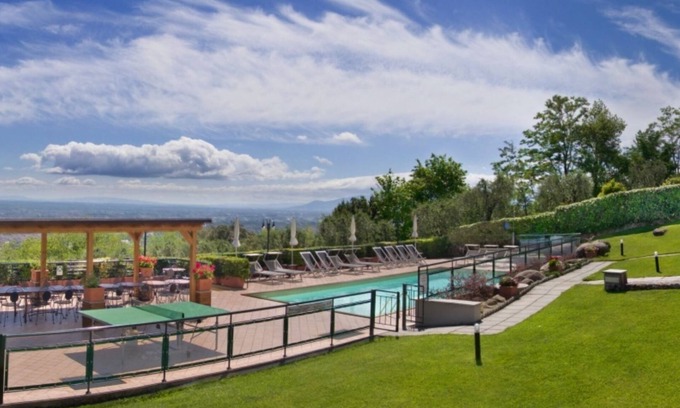 Margine Coperta-Traversagna Villa | Superb villa at short distance from Montecatini. Pool, basketball court, soccer, ping-pong, mountain