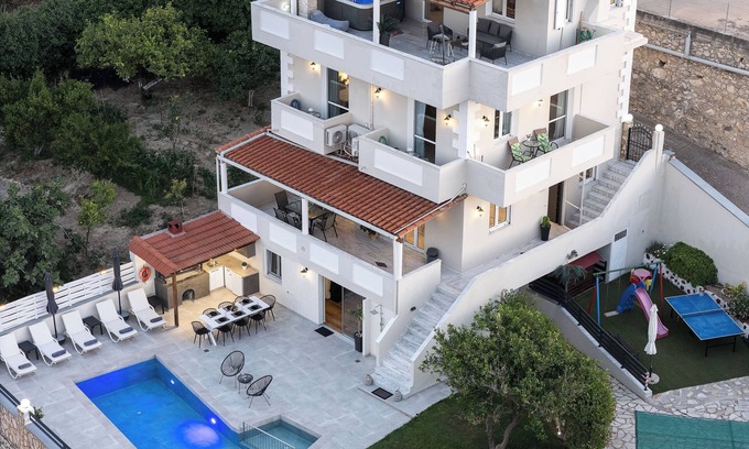 Rethymno Villa | Superb Villa w/Private Pool, Jacuzzi, Gym & Sauna - 10m drive from Beach