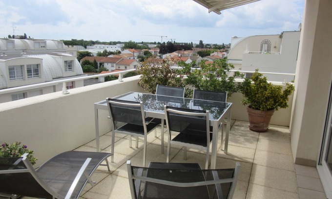 La Rochelle Apartment | Superbe Appartement Tout Confort Deux Chambres Avec Terrasse et Vélos Fournis