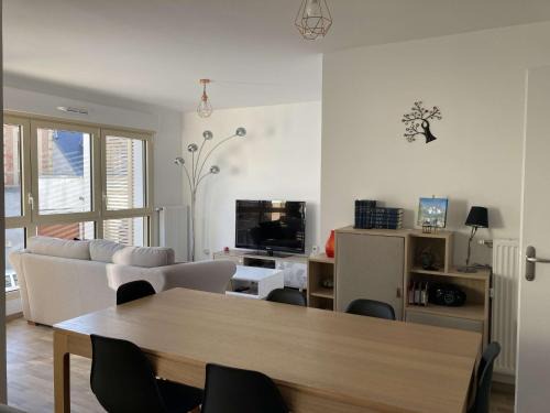 Berck-sur-Mer Apartment | Superbe T3 neuf avec balcon, centre-ville, proche plage, parking et wifi inclus. - FR-1-646-1