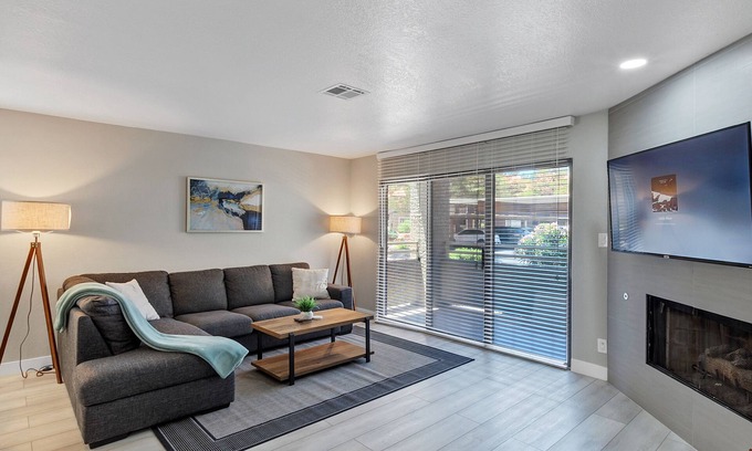 Spring Valley Apartment | Superhost 5 Star ⭐ Service Spacious 1 Bedroom
