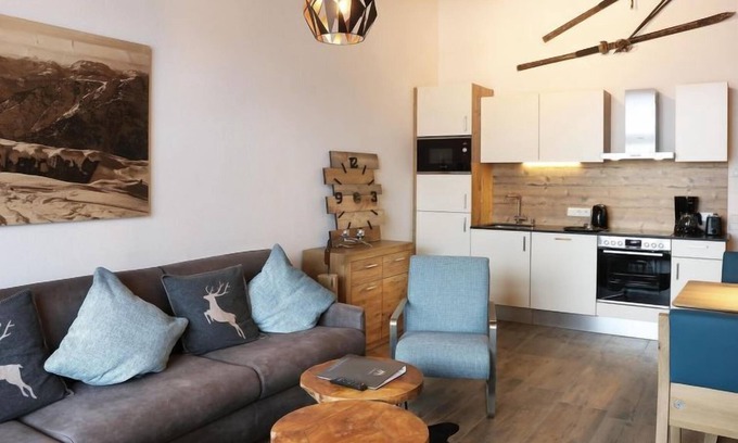Piesendorf Apartment | Superior 1 Schlafzimmer mit Balkon by Interhome