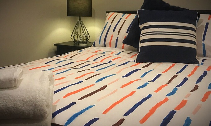 Flat Bush Apartment | Superior Queen Private Room C3 | Shared Bathroom - Flatbush Holiday Accommodation