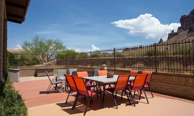 Apache Junction House | Superstition Mountains Apache Junction - sleeps 16