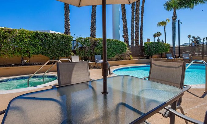 San Bernardino Hotel | SureStay Plus Hotel by Best Western San Bernardino South
