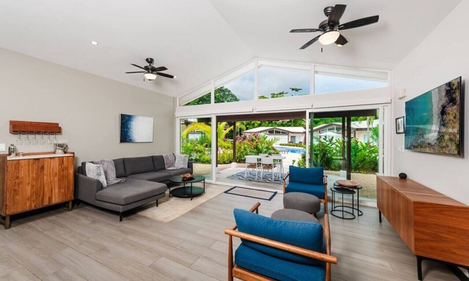 Tamarindo House | Surf Haven: Stylish Avellanas Beach Villa