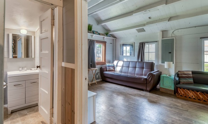 Otter Rock Cabin | Surf Haven Unit S w/fire pit walking distance to surfing beaches