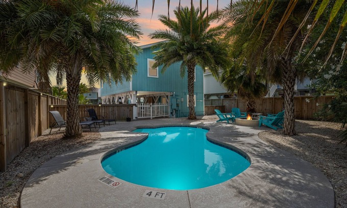 Leeward Sands House | Surf Inn - Laid Back Living in Favorable Area of Port A with Heated Private Pool