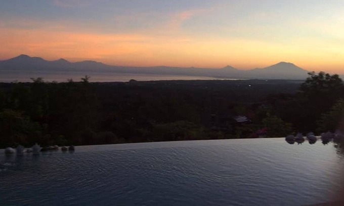 Pecatu Villa | "Surf Pool" - Uluwatu, Padang Padang Beach