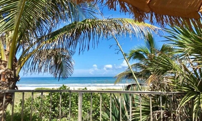 Cocoa Beach Hotel | Surf Studio Beach Resort