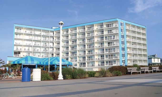 Northeast Virginia Beach Hotel | Surfbreak Oceanfront Hotel, Ascend Hotel Collection