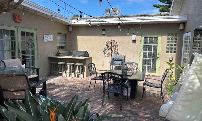 Van Valzah House | Surfside Shangri La