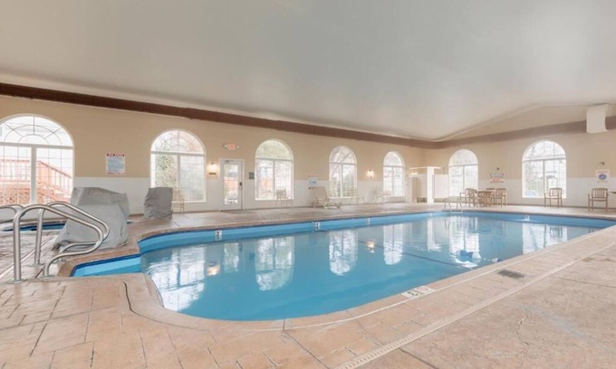 Branson Apartment | Surrey Vacation Resort - Studio