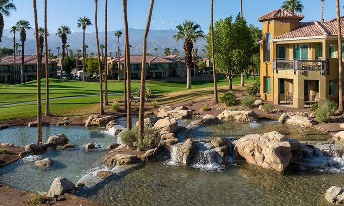 Palm Desert Resort | Surrounded by Beautiful Grounds, Golf Courses, 5 pools & more for entire family