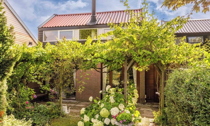 Warmenhuizen House | Surroundings Schoorl, Dune and Beach. Cozy house with garden on small park. Dog welcome