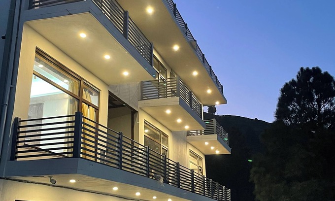 Tehri Hotel | Surya Lake View Retreat