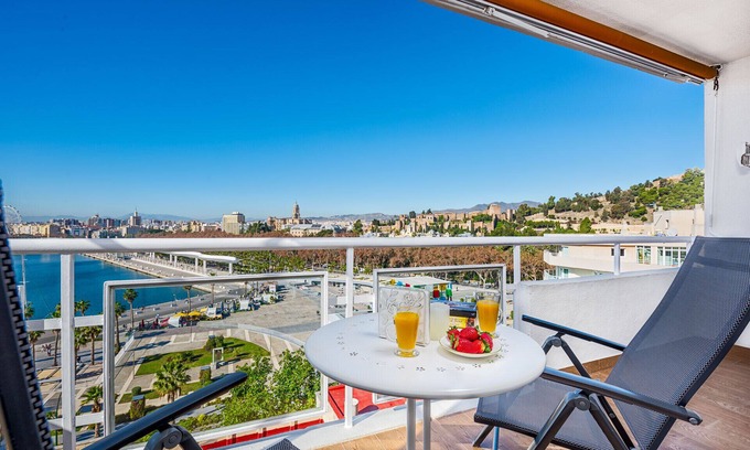 La Malagueta Apartment | Susana - Holiday home in Malaga by Solaga