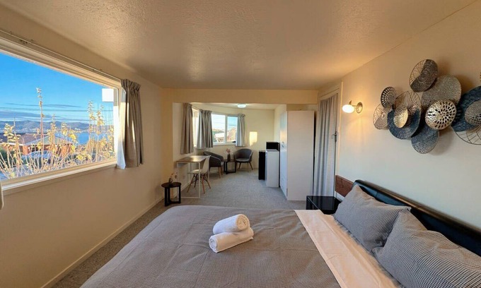 Sandy Bay Apartment | Swan Sea Cozy Room at Sandy Bay