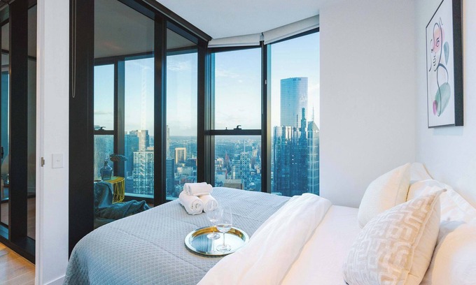 Carlton South Apartment | Swanston Central 3B Lv53 CBD in Free Tram Zone