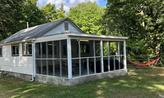 Saugerties Cottage | Sweet cottage on land with a creek - Now 50% off month-long rentals.