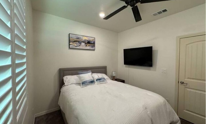 Jurupa Valley Apartment | Sweet & Cozy Stay 2-bedroom studio with AC, WiFi in amazing Jurupa Valley