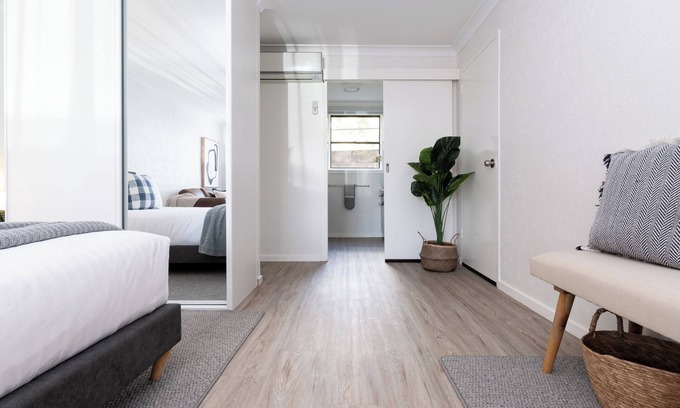 Riverside Apartment | Sweet Escape: Studio with Parking & WiFi
