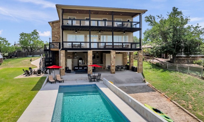 Kingsland House | Sweet Life Lake LBJ Grand Getaway: Private Beach, Pool & Entertainment Oasis for 16!