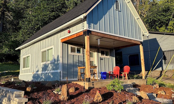 Southeast Eugene House | Sweet Little Home in the South Hills of Eugene. Five minutes from U of O.
