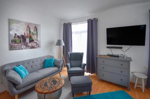 Magdeburg Apartment | SweetHome - ruhig - große Küche, Balkon, Stellplatz, WiFi
