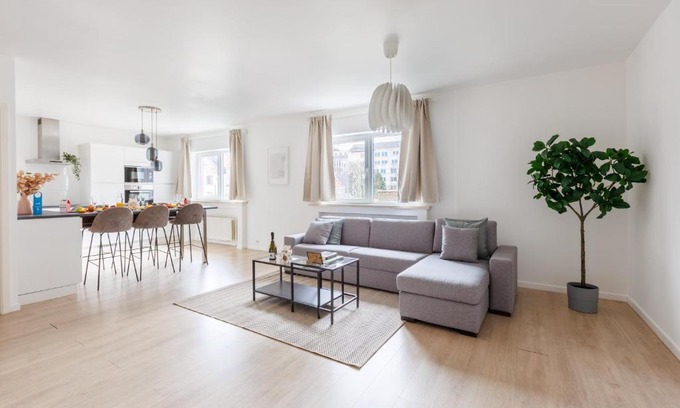Wijk van de Squares Apartment | Sweett - Michel Ange