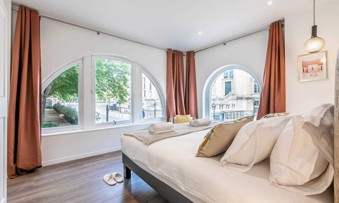 Paris City Center Apartment | Sweett | Notre Dame II