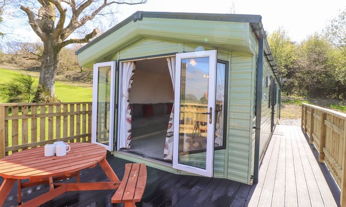 Lorton Cottage | SWINSIDE, pet friendly, with a garden in Keswick