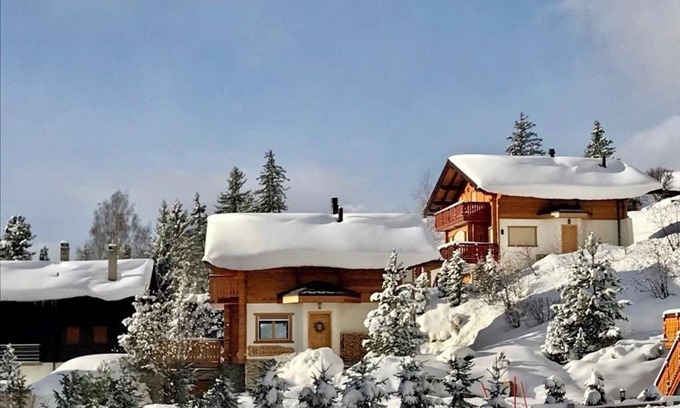 Anzere Ski Chalet | Swiss chalet at 1500m in Anzere ski resort (www.anzere.ch), sleeps 8
