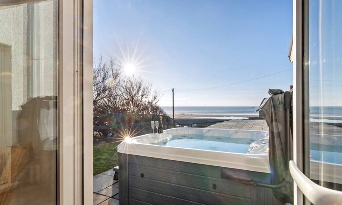 Penycwm Apartment | Swn Y Don - Modern Luxury Steps from Newgale Beach Bliss