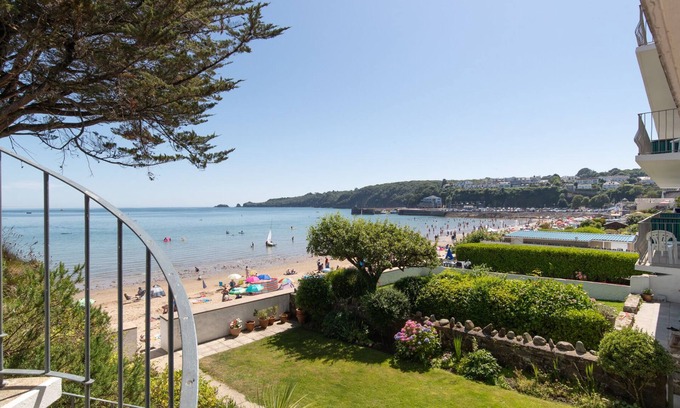 Saundersfoot Apartment | Swn Y Tonnau - Sea Views, Parking, Beach Access