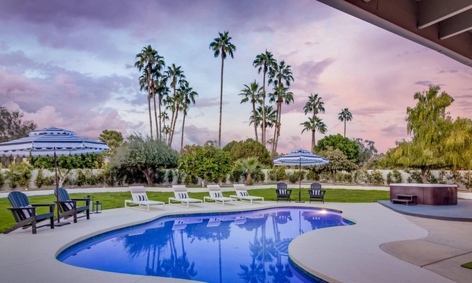 Raskin Estates House | SWSSBack9 Private Pool Hot Tub Kierland 9-hole Putting Green Close to OldTown