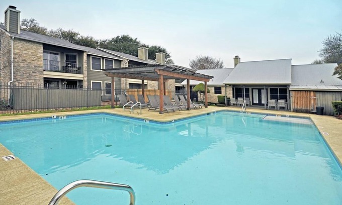 Anderson Mill Apartment | SXSW, FORMULA 1, ACL, WEDDINGS, VACATIONS, JUST FOR FUN
