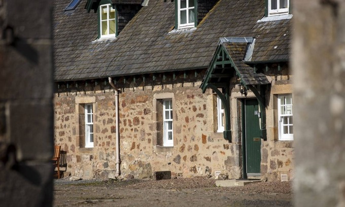 Gorebridge Cottage | Sycamore Cottage - a traditional 2 bedroom stone cottage within the grounds of Arniston House