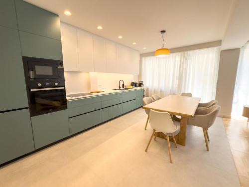 Plaka Apartment | Syntagma Spacious Residence