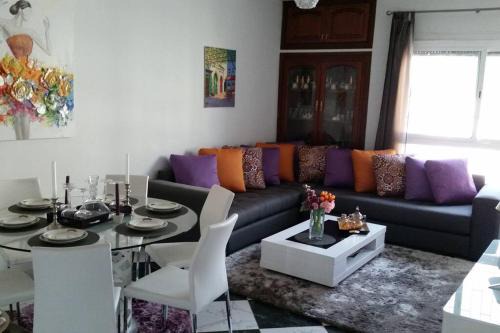 Tetouan Apartment | Tétouan Martil Spacieux 2CH 2SDB Confort Parking Gratuit & WIFI FIBRE OPTIQUE!