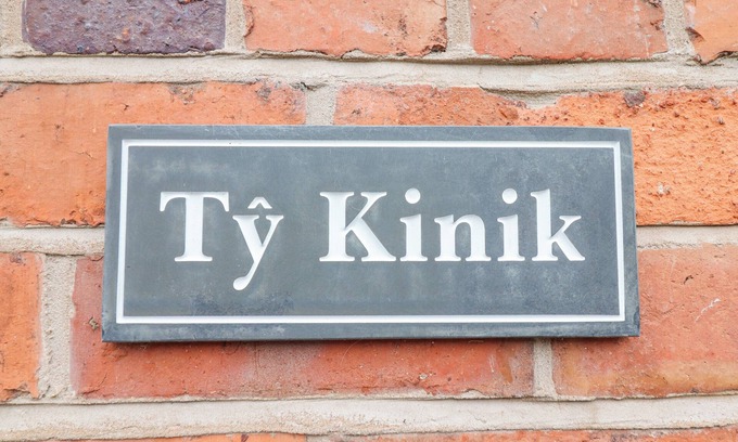 Llangollen Cottage | T? KINIK, pet friendly in Llangollen