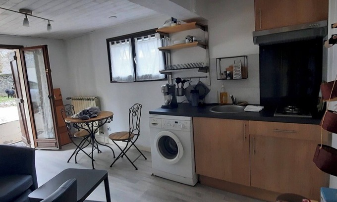 Frontenex Apartment | T1 Equipped with parking - near station - bus