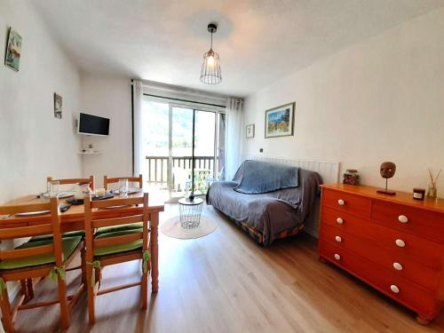 Vielle-Aure Apartment | T2 à Vielle-Aure, 4 pers, balcon sud, parking, kitchenette équipée, proche commodités - FR-1-457-325