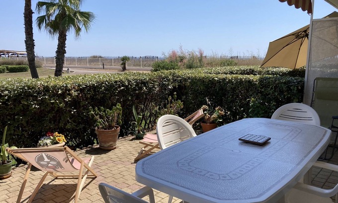 Frontignan Apartment | T2 apartment 30 m from the sea, with beautiful terrace and all on the ground floor