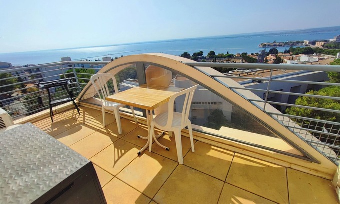 Sete Apartment | T2 Avec Piscine, Parking, Wifi, Netflix, Clim, Terrasse Vue Extra !