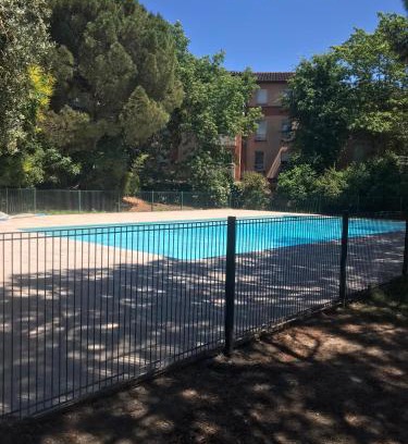 Quartier Croix-Daurade Apartment | T2 climatisé jardin & court de tennis/piscine/parking/fibre
