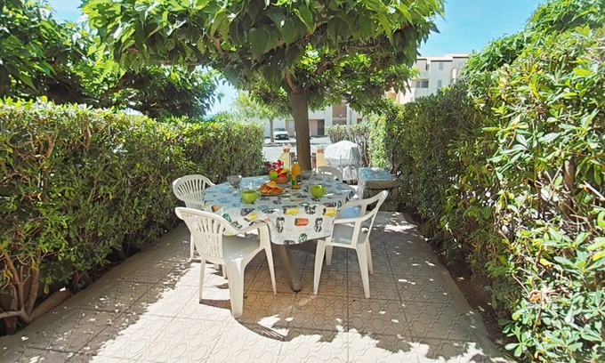 Saint-Pierre-la-Mer Apartment | T2 ground floor apartment with terrace