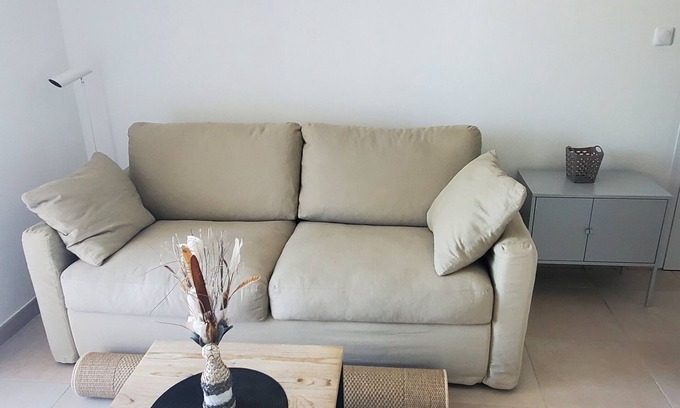 Bravone Apartment | T2 new seaside residence with heated pool. Pets welcome.